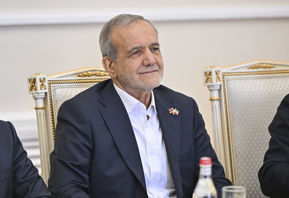 Ermenistan ve Azerbaycan arasındaki barış görüşmelerini destekliyoruz - Pezeshkian